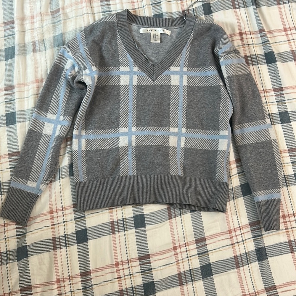 Cute sweater reminds me of plaid???
